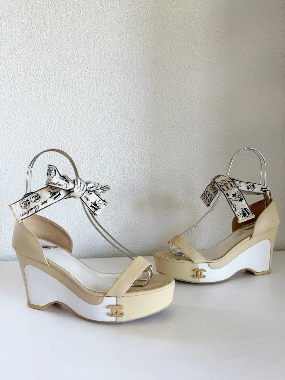 Chanel Beige White Leather Wedge Sandals CC Logo Ankle Tie Size EU 37